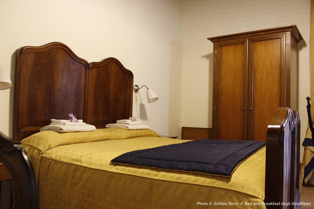Amalfitani Salerno Centro Bed & Breakfast Exterior photo
